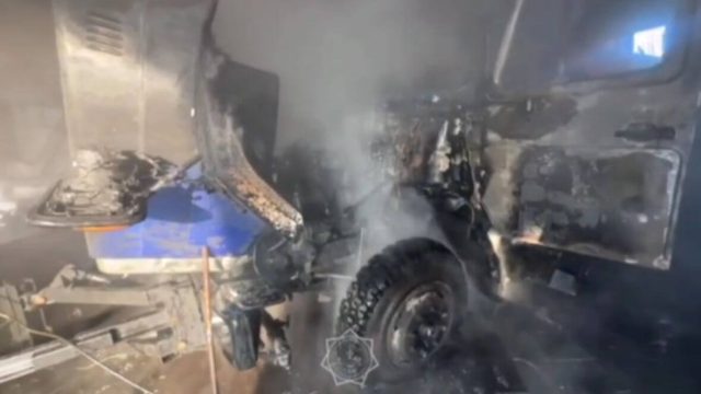Астанада жүк көлігінің жанармай багы жарылып, үш адам зардап шекті