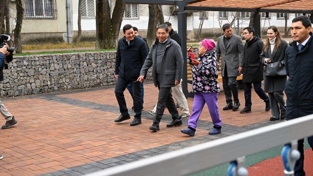 Алматының Бостандық ауданында жаңа стандарттарға сай жаяу жүргіншілер аймағы пайда болды