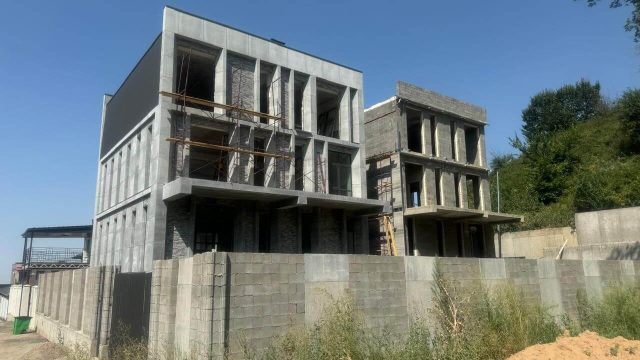 Алматыда сот шешімі бойынша екі тұрғын үй бұзылады