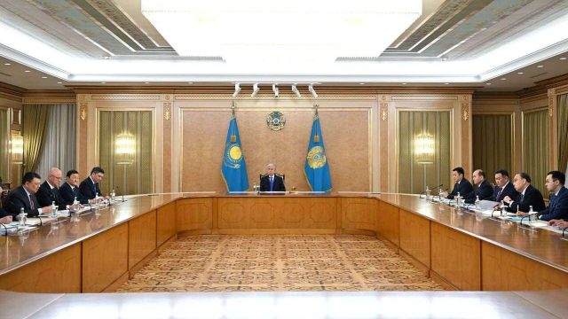 Президент Ақтаудағы ұшақ апатына байланысты кеңес өткізді