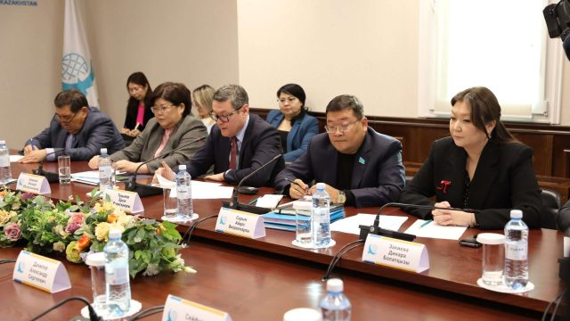 Сарапшылар президенттің 3 жылдық реформаларының нәтижелерін талқылады