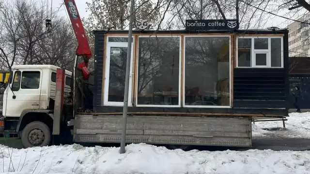 Алматыда заңсыз 63 дүңгіршек сүрілді