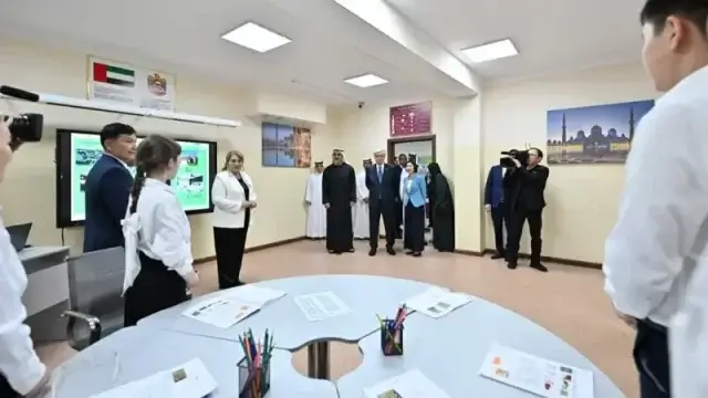 Тоқаев пен Абу Дабидің тақ мұрагері Астанадағы мектеп-лицейге барды