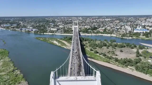 Семейдегі аспалы көпірге жөндеу жұмыстары жүргізіліп жатыр