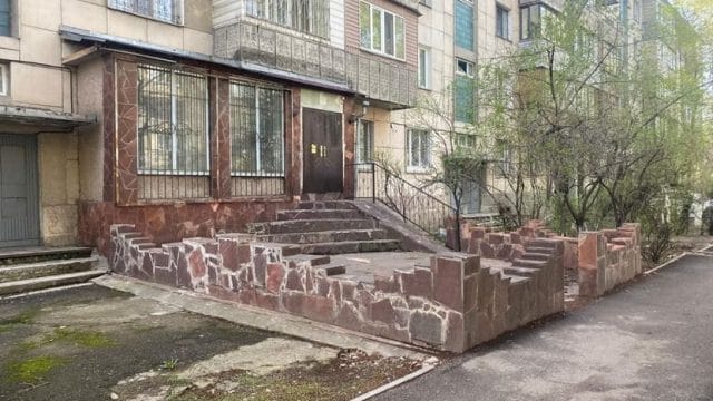 Алматыда заңсыз салынған кезекті нысан сүрілді