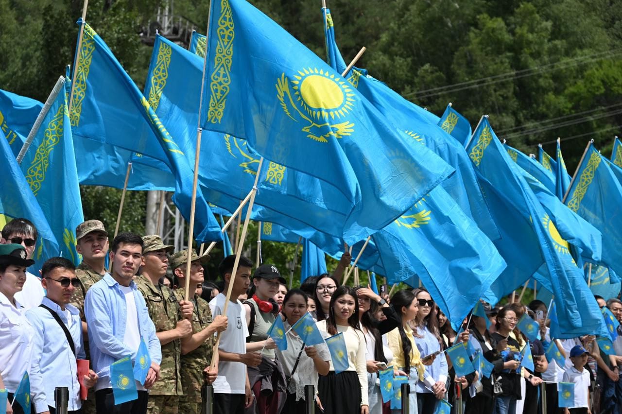 мемлекеттік ту, жастар
