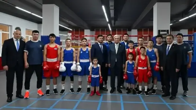 Тоқаев Бекзат Саттарханов атындағы спорт кешенін аралап көрді