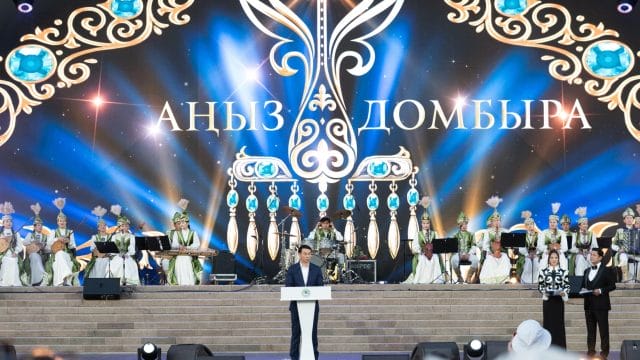 Алматыда Ұлттық домбыра күні ауқымды түрде аталып өтті
