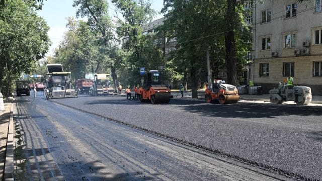 Алматы әкімі BRT желілерінің құрылыс жұмыстарының қарқынын арттыруды тапсырды