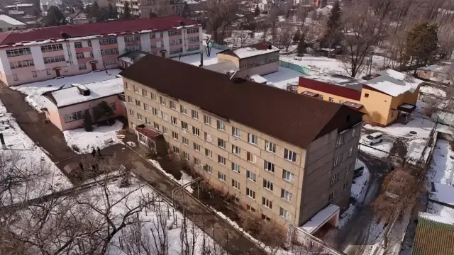Бағанашылдағы балалар үйі: ескі ғимараттар бұзылып жатыр