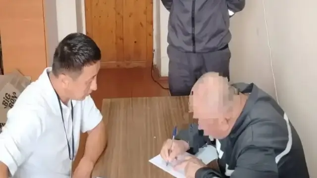 Абай облысында 53 жастағы ер адам 1-класқа барды