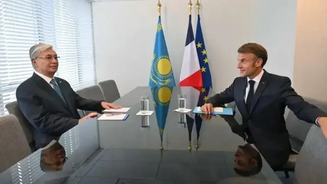 Тоқаев Франция президентімен кездесті