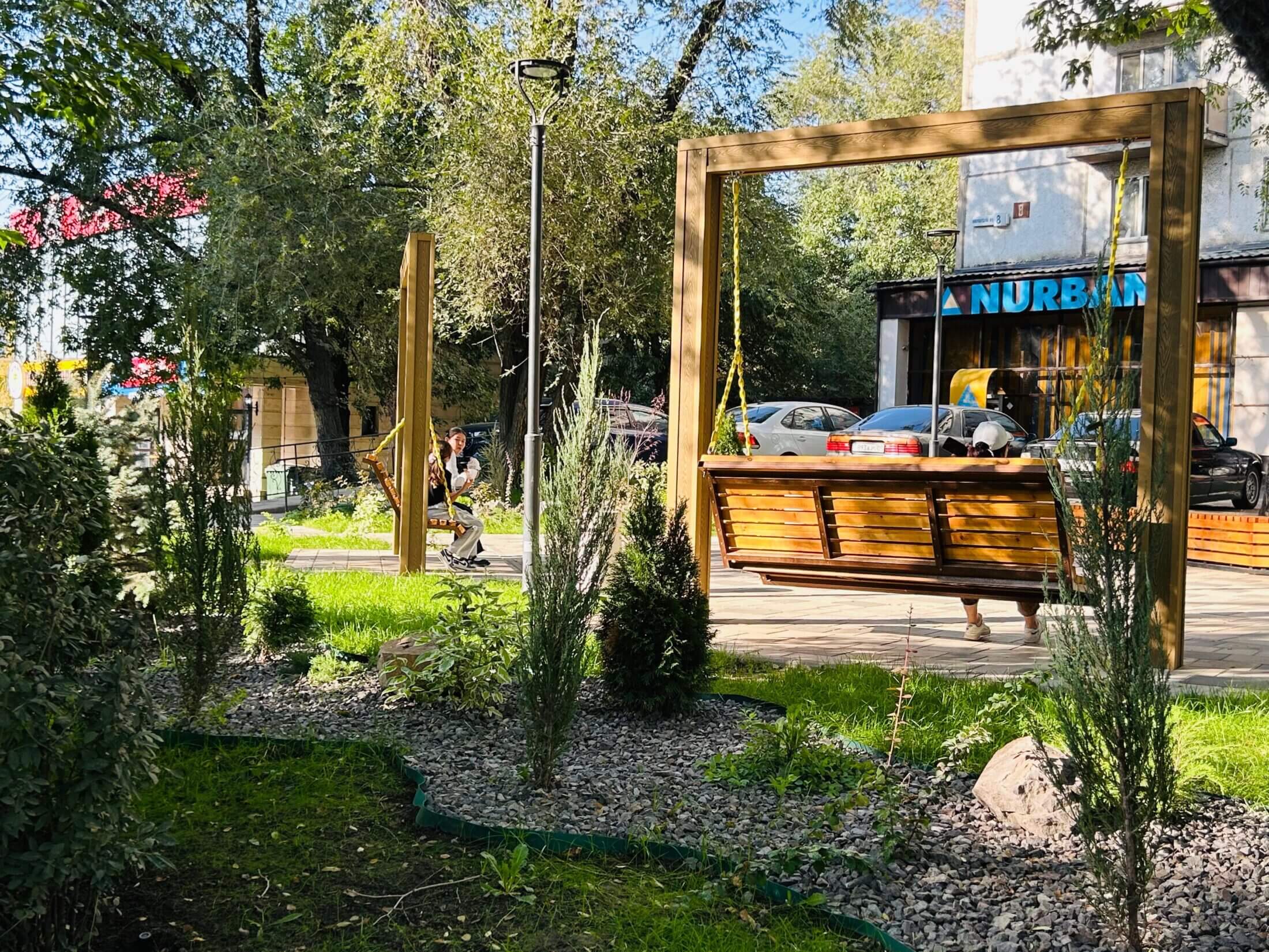 Алматының Әуезов ауданында жаңа сквер пайда болды