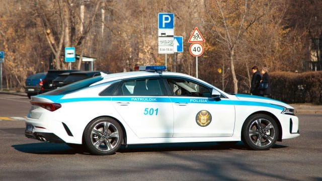 Шымкентте кәсіпкерден 20 млн теңге бопсалаған күдікті ұсталды