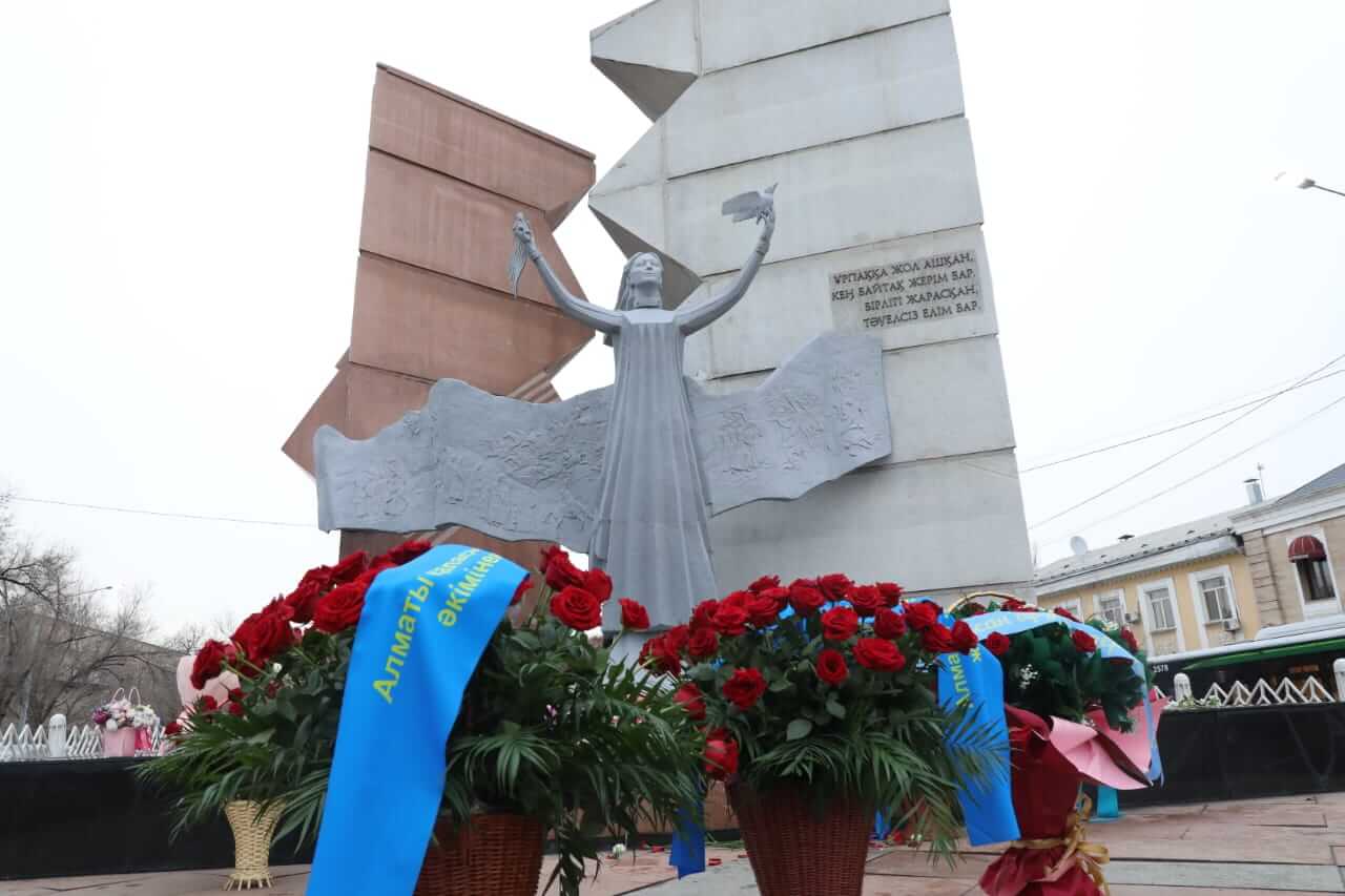 Алматыда Желтоқсан құрбандарына тағзым жасалды