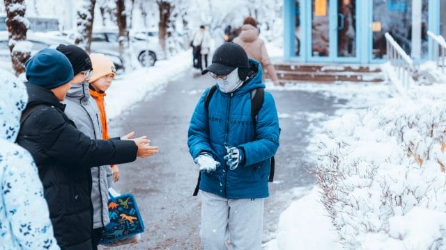 Астанада екінші ауысымдағы оқушылар қашықтан оқиды