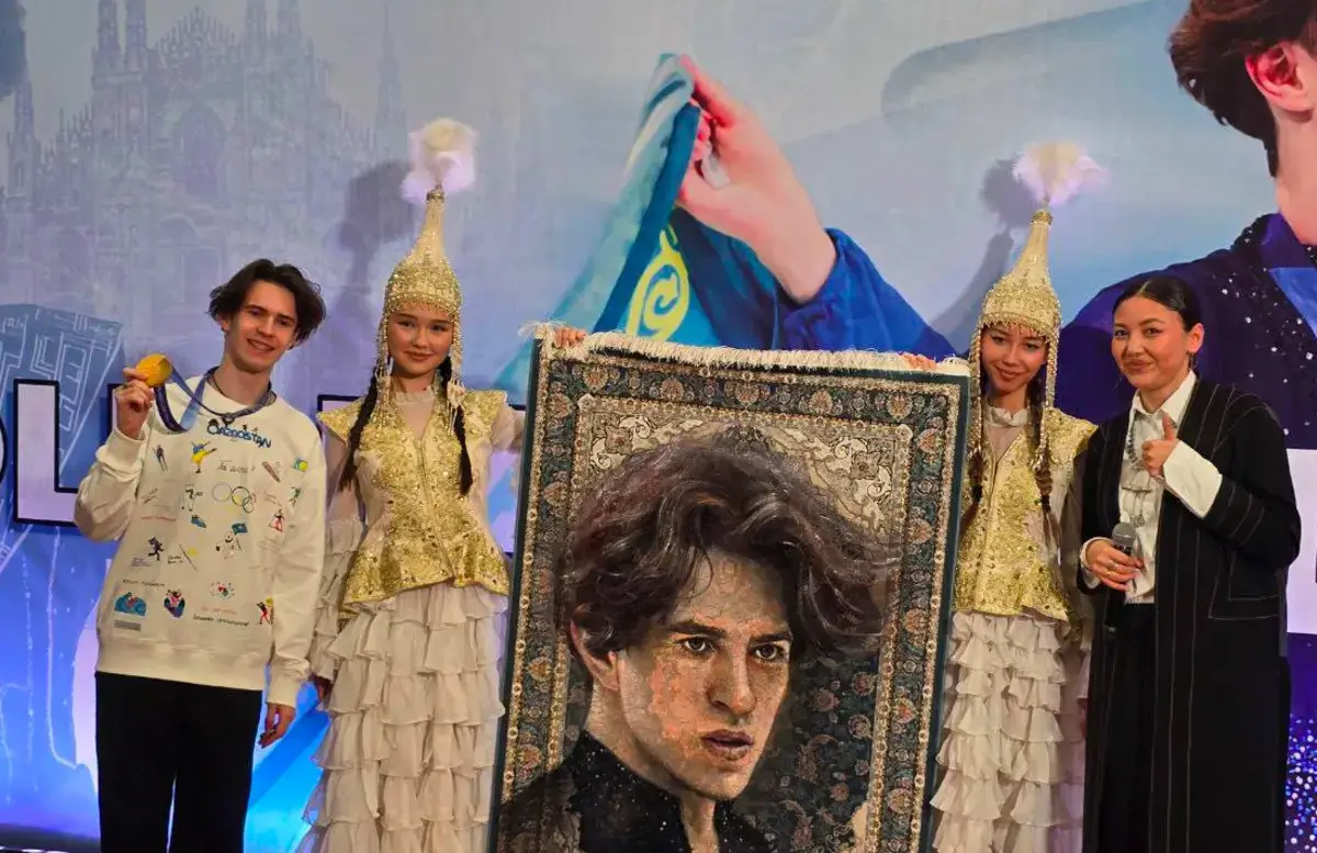 Алматы жұрты олимпиада чемпионы Михаил Шайдоровты қарсы алды