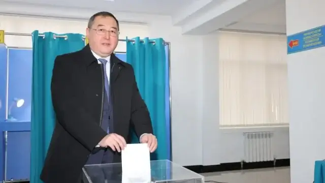 Алматы облысының әкімі референдумда дауыс берді