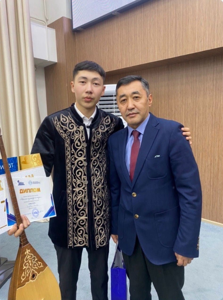 Қазыбек Жалғас Серікболұлы, Серік Қалиев