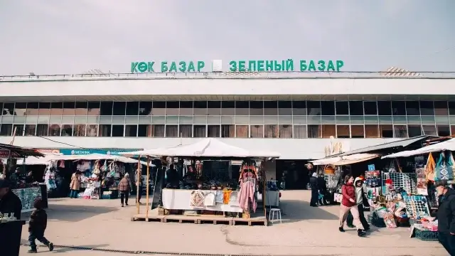 Алматыдағы Көк базардың тыныс-тіршілігі. Фоторепортаж