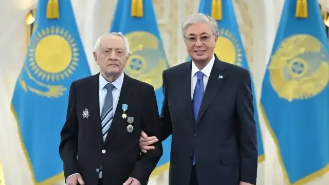 Тоқаев Ақордада даңқты альпинисті марапаттады