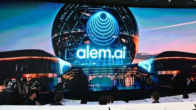 Президент Alem.ai орталығына барды: ЖИ-ге басымдық күшейеді