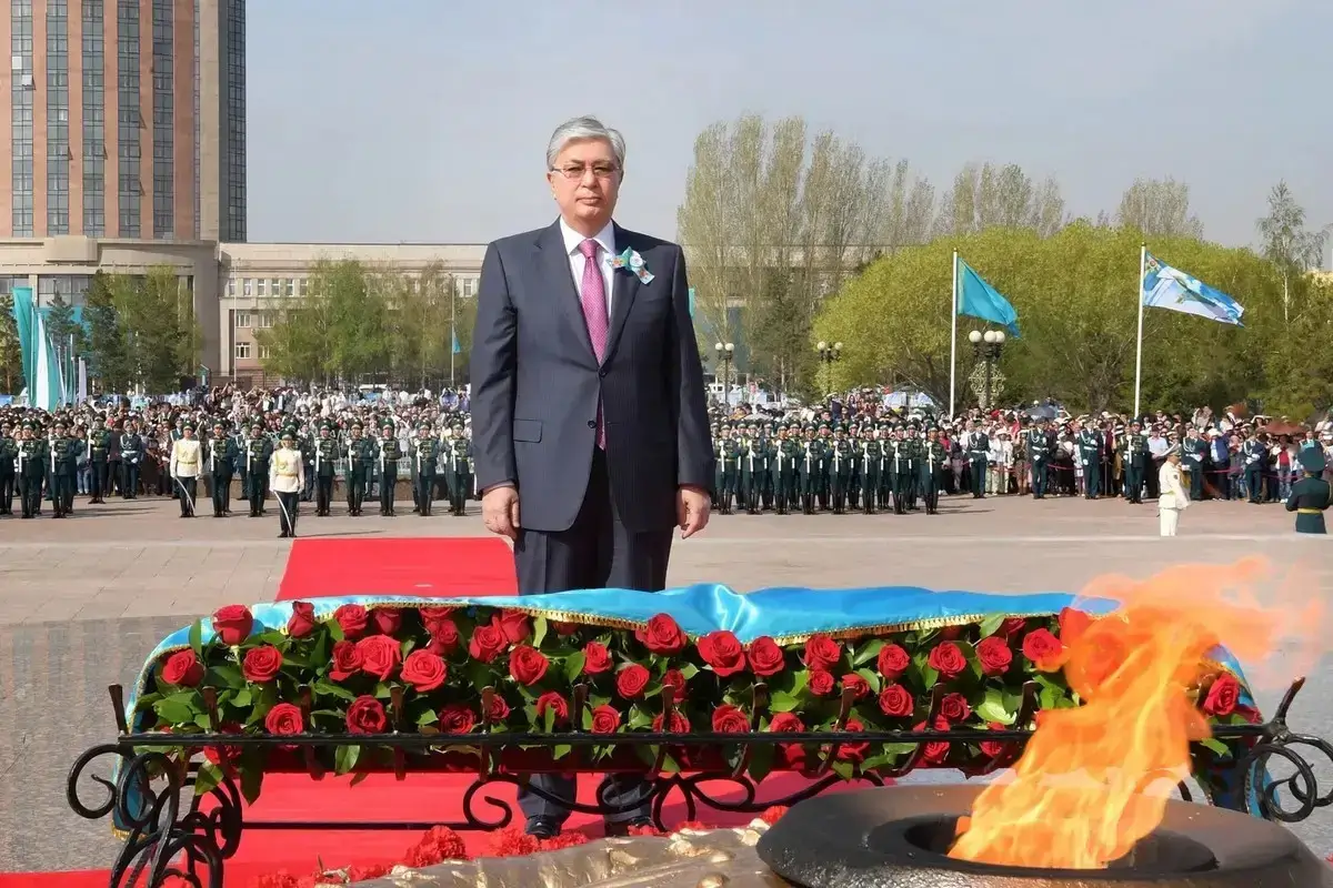 Тоқаев Қазақстан халқын Жеңіс күнімен құттықтады