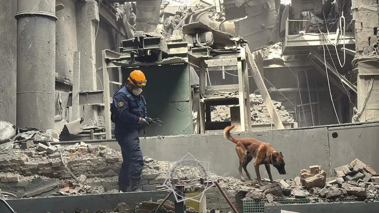 Өскеменде кәсіпорын жарылды: үйінді астында адамдар болуы мүмкін