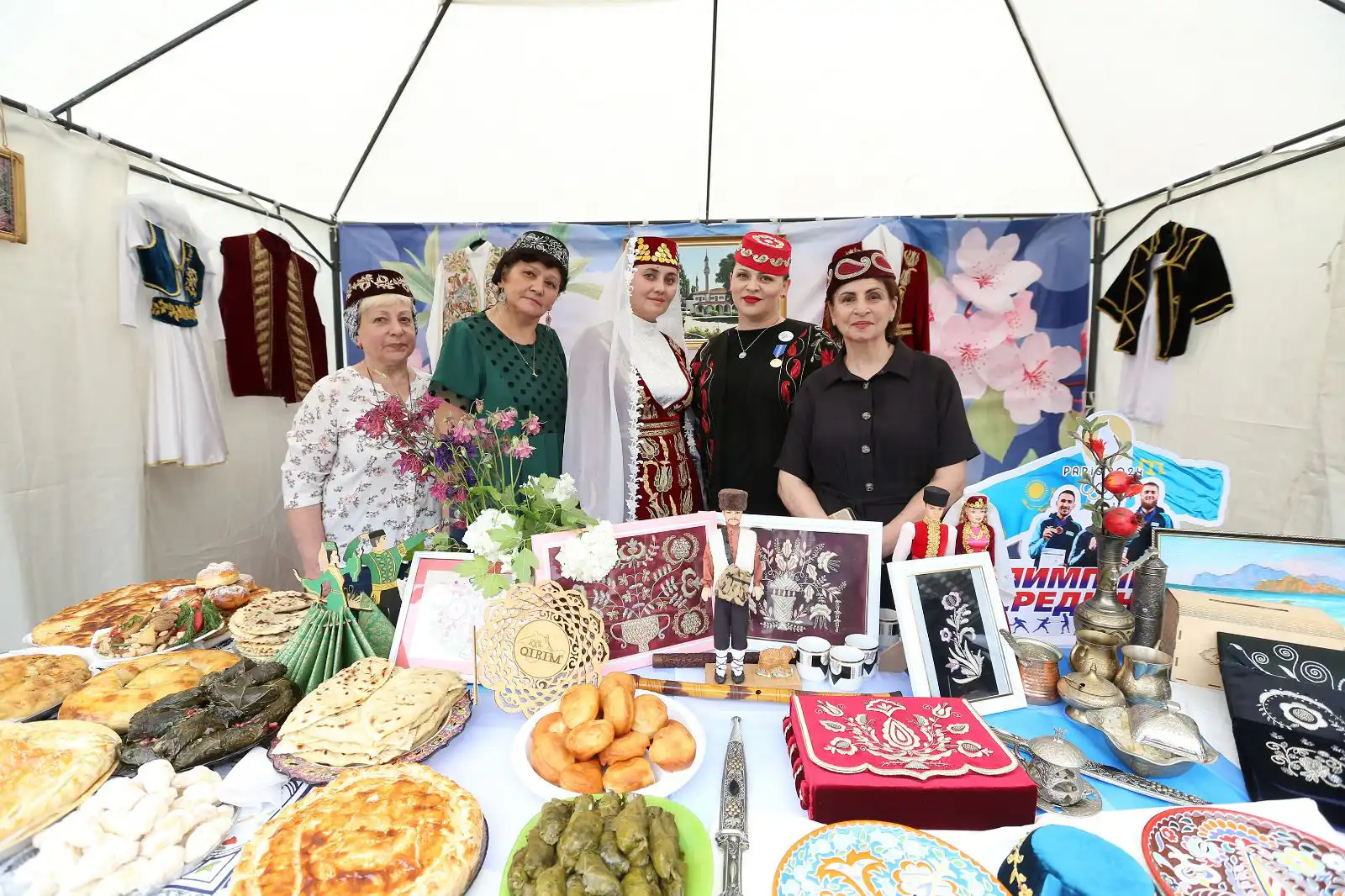 Алматыда Бірлік күніне орай гастрономиялық жәрмеңке өтті