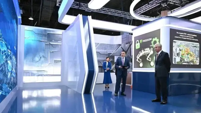 Президент ЖИ және цифрлық жобалармен танысты