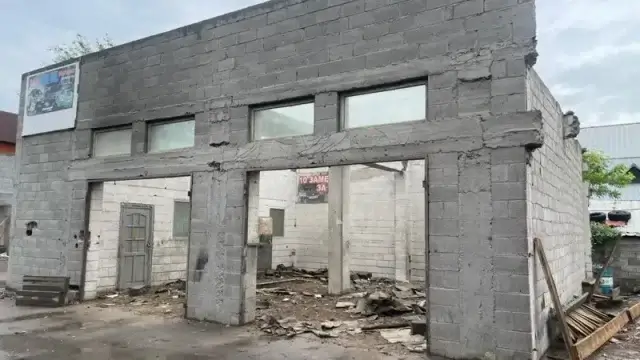 Алматыда заңсыз салынған автосервис бұзылды
