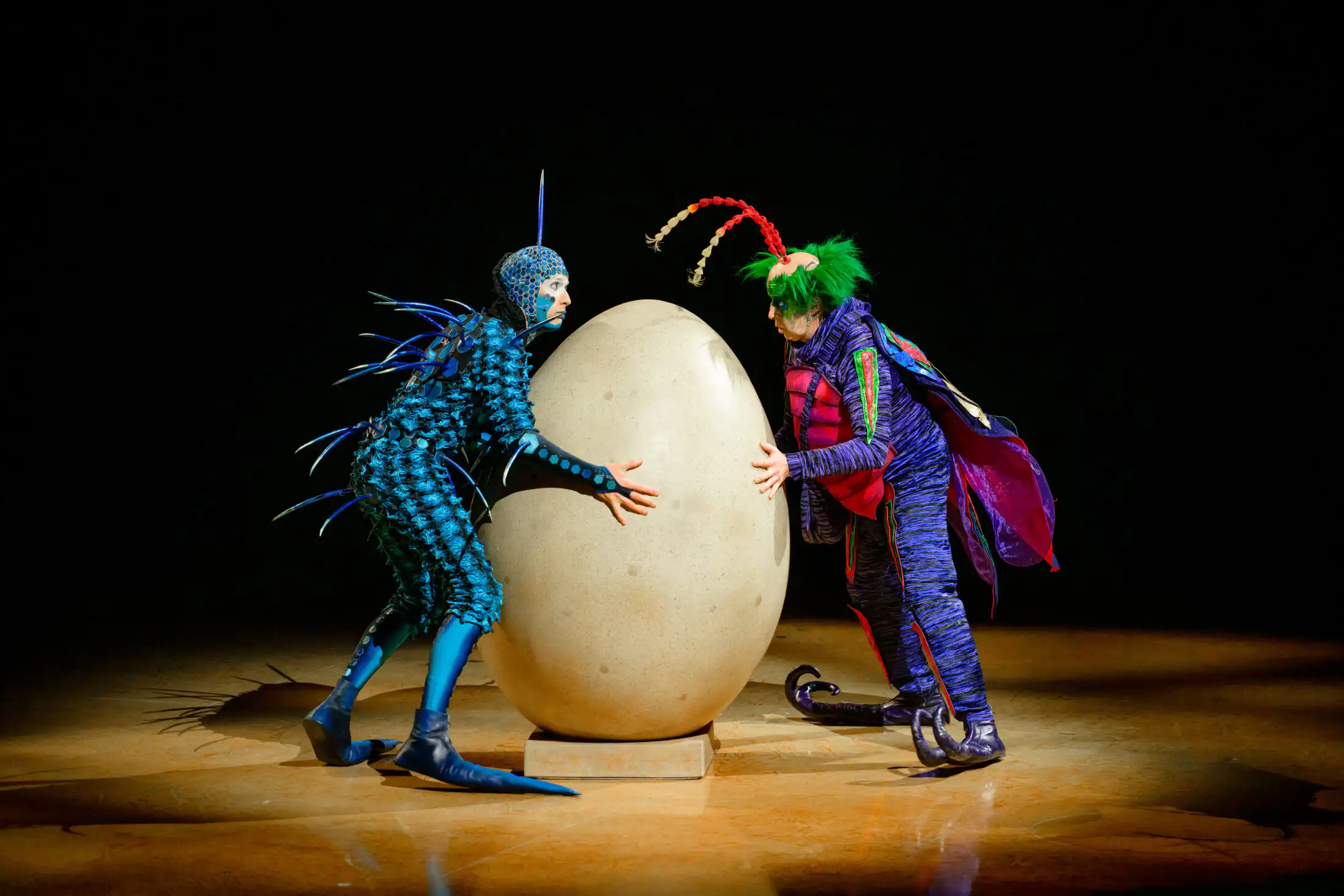 Әлемдік шоу Алматыда: Cirque du Soleil OVO премьерасын ұсынды
