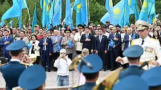 Ту, Алматы, рәміздер күні