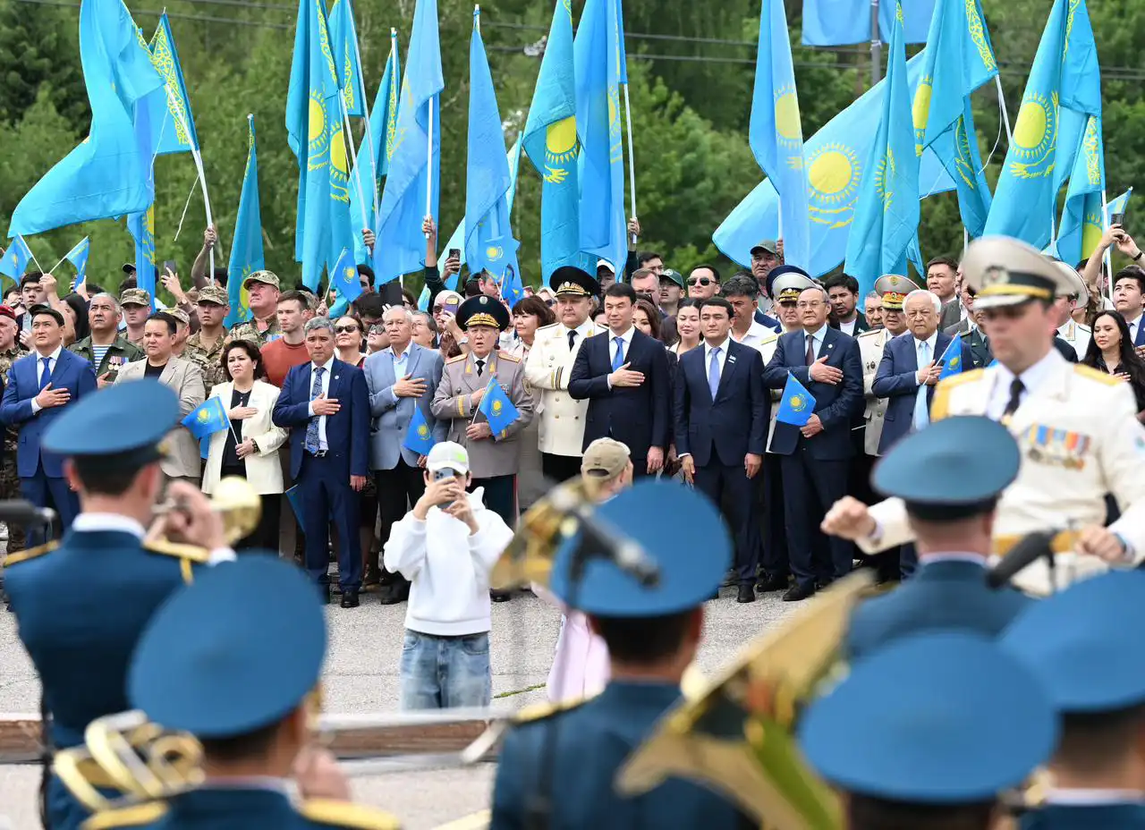 Алматыда Мемлекеттік туды көтеру рәсімі өтті
