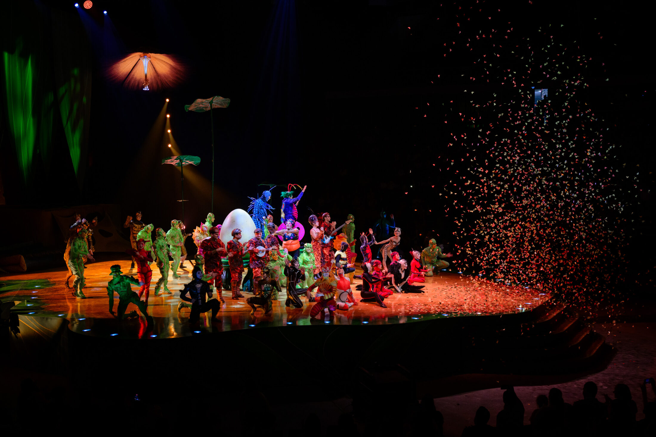 Әлемдік шоу Алматыда: Cirque du Soleil OVO премьерасын ұсынды